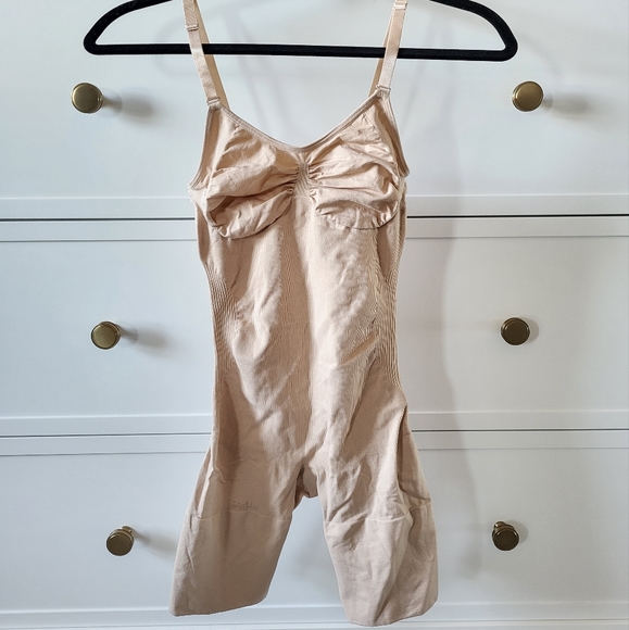 EUC Bodysuit Shapewear Medium Nude - Picture 1 of 3